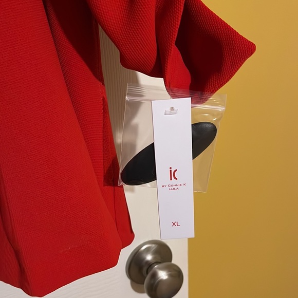 COPY - Red xl button cape - Picture 6 of 7